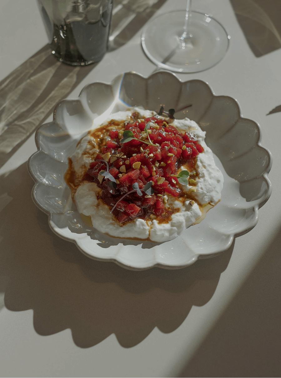 Amanida de straciatella i tonyina Balfegó amb festucs | Restaurant Nuara