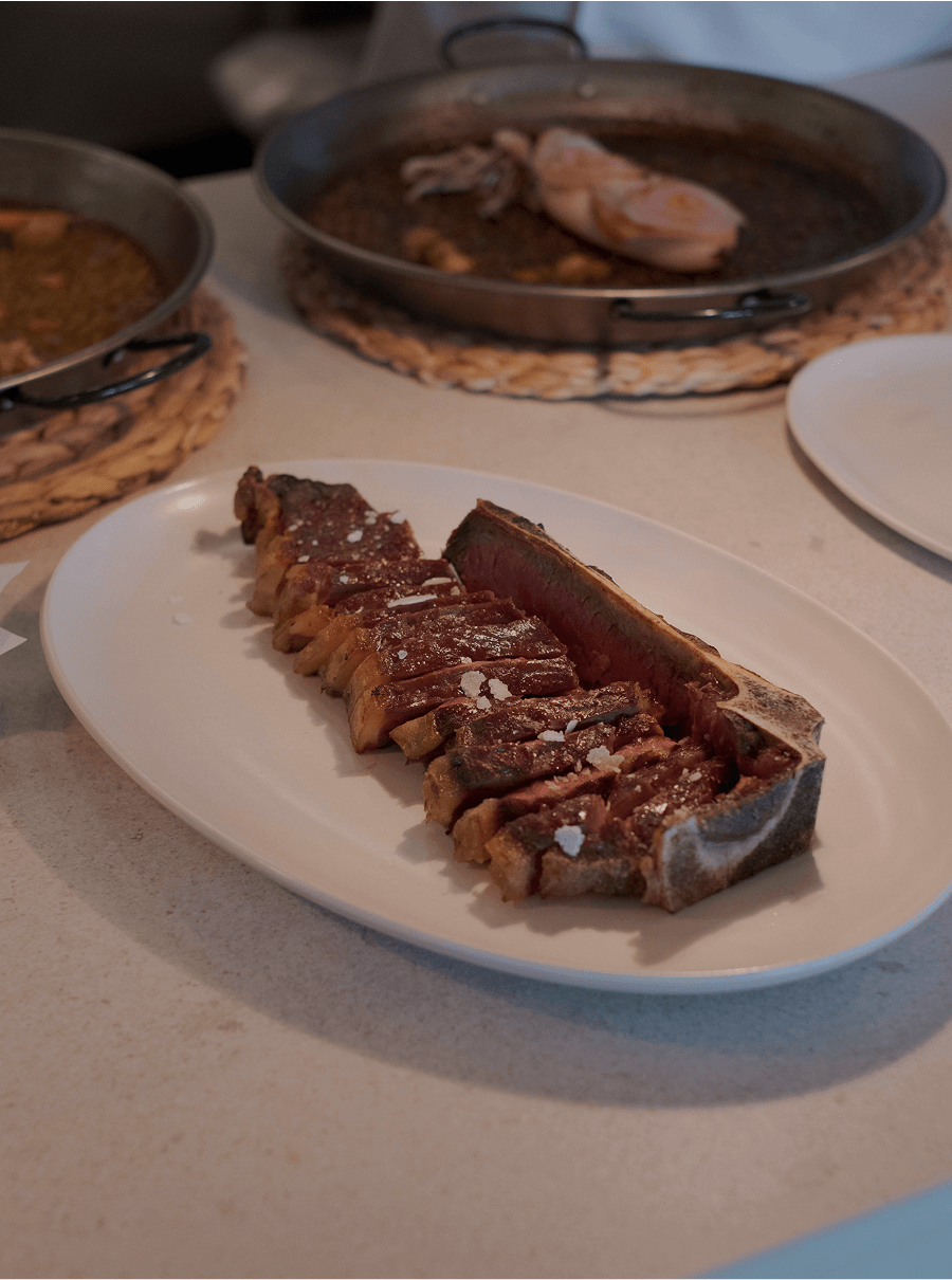 Txuletó a la brasa al Port Olímpic | Restaurant Nuara